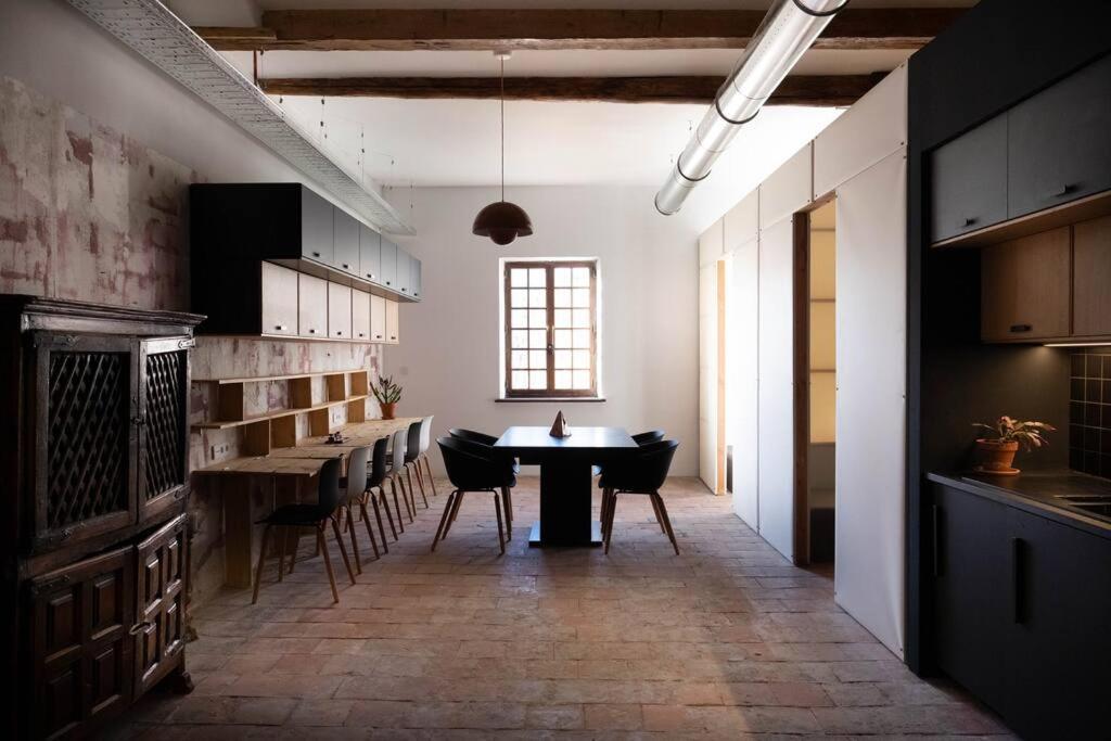 Heart Of Marseille, Loft Atypical & Spacious , Perfect For Couple And Couple With 1 Small Kid, Perfect For 2 Friends المظهر الخارجي الصورة